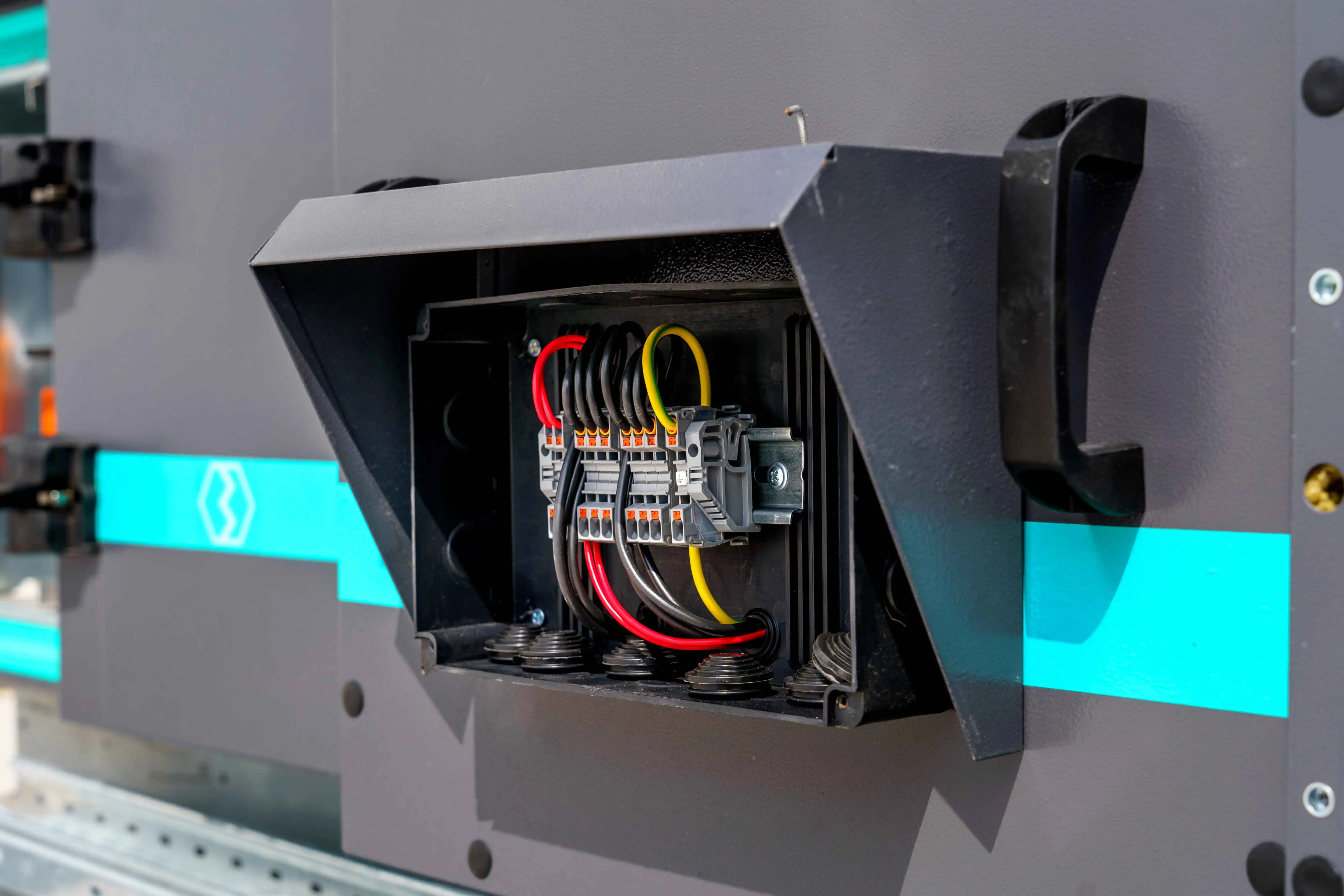 Electric-System-Maintenance2